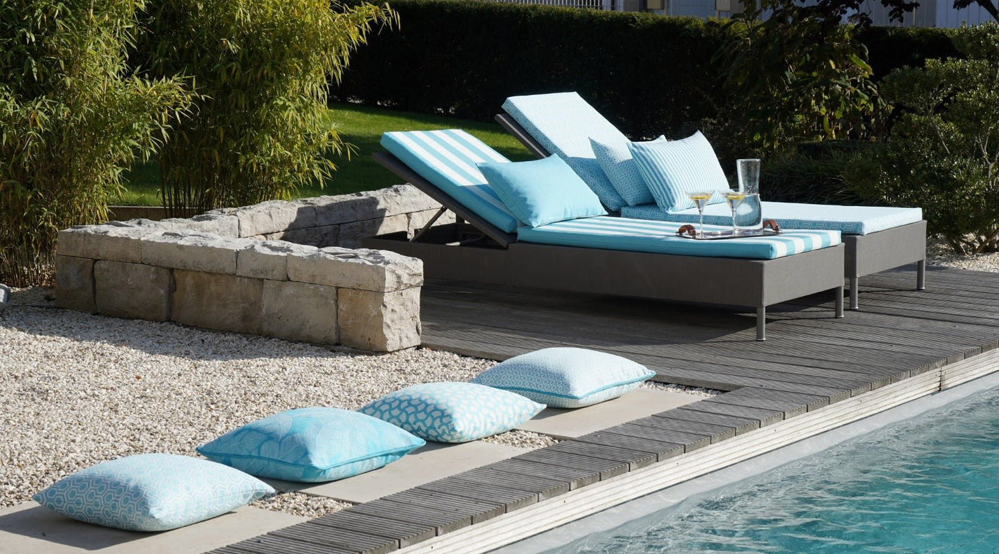 OUTDOOR KISSEN TÜRKIS MIT MUSTER ,,ELBA'' MIT KEDER WEIßOutdoor Kissen