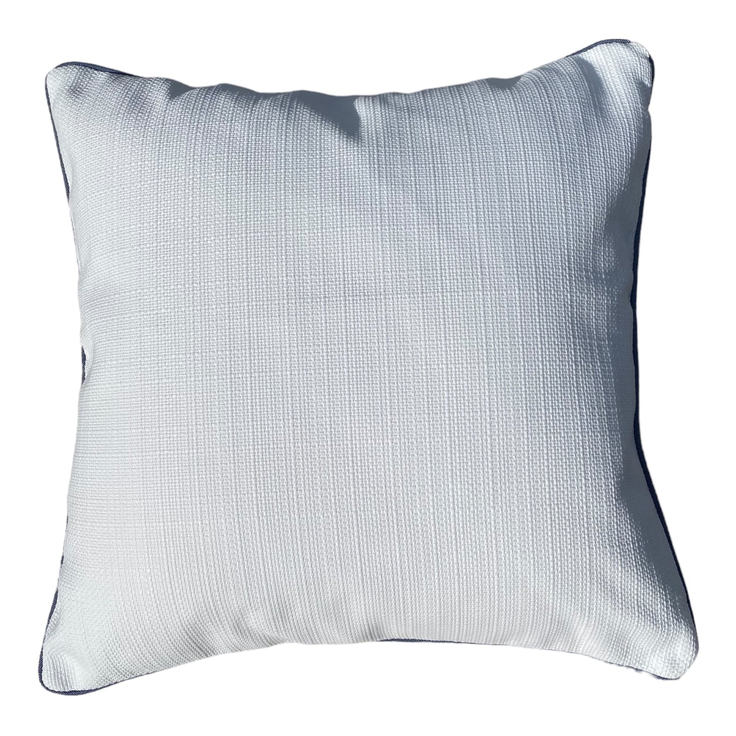 OUTDOOR KISSEN WEIß MIT MUSTER ,,ELBA'' MIT KEDER DUNKELBLAUOutdoor Kissen
