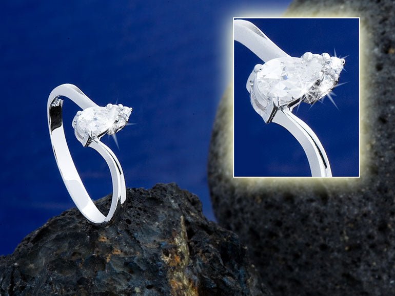 RING DANZIG - 925 Silber mit edlem Zirkonia Aufsatz